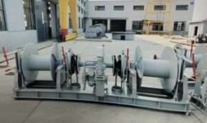 Combined windlass & mooring winch