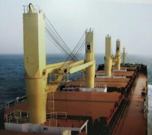 Electric hydraulic cargo crane