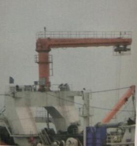 FRU LNG pump repair crane