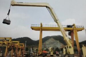 Hydraulic knuckle crane