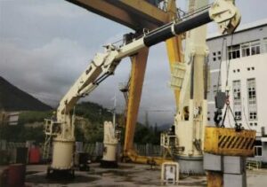 Hydraulic telescope knuckle crane